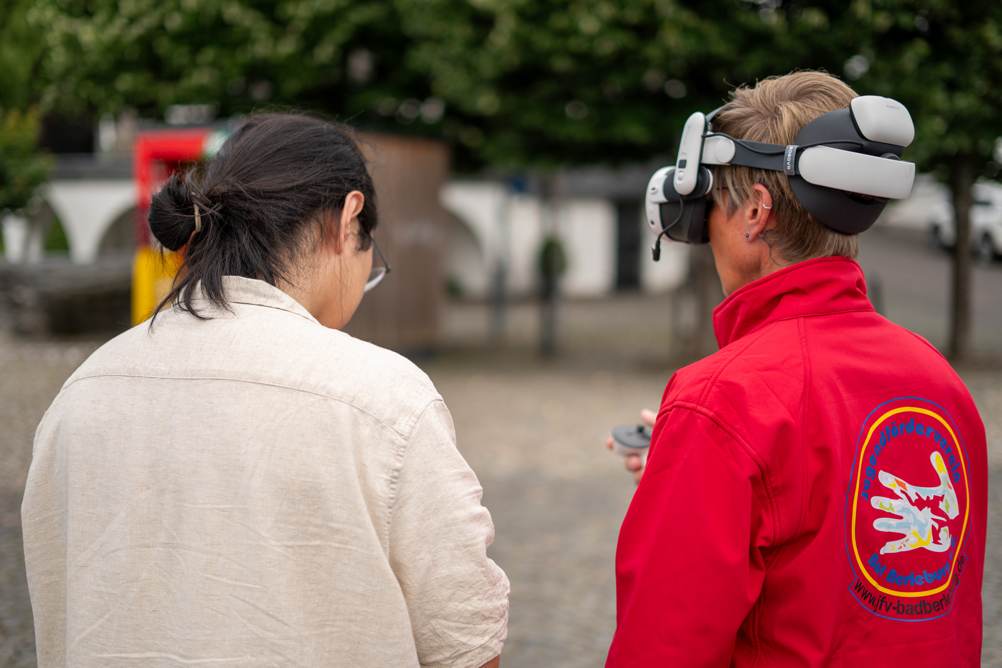 Nutzerin bei Verwendung der VR-Anwendung