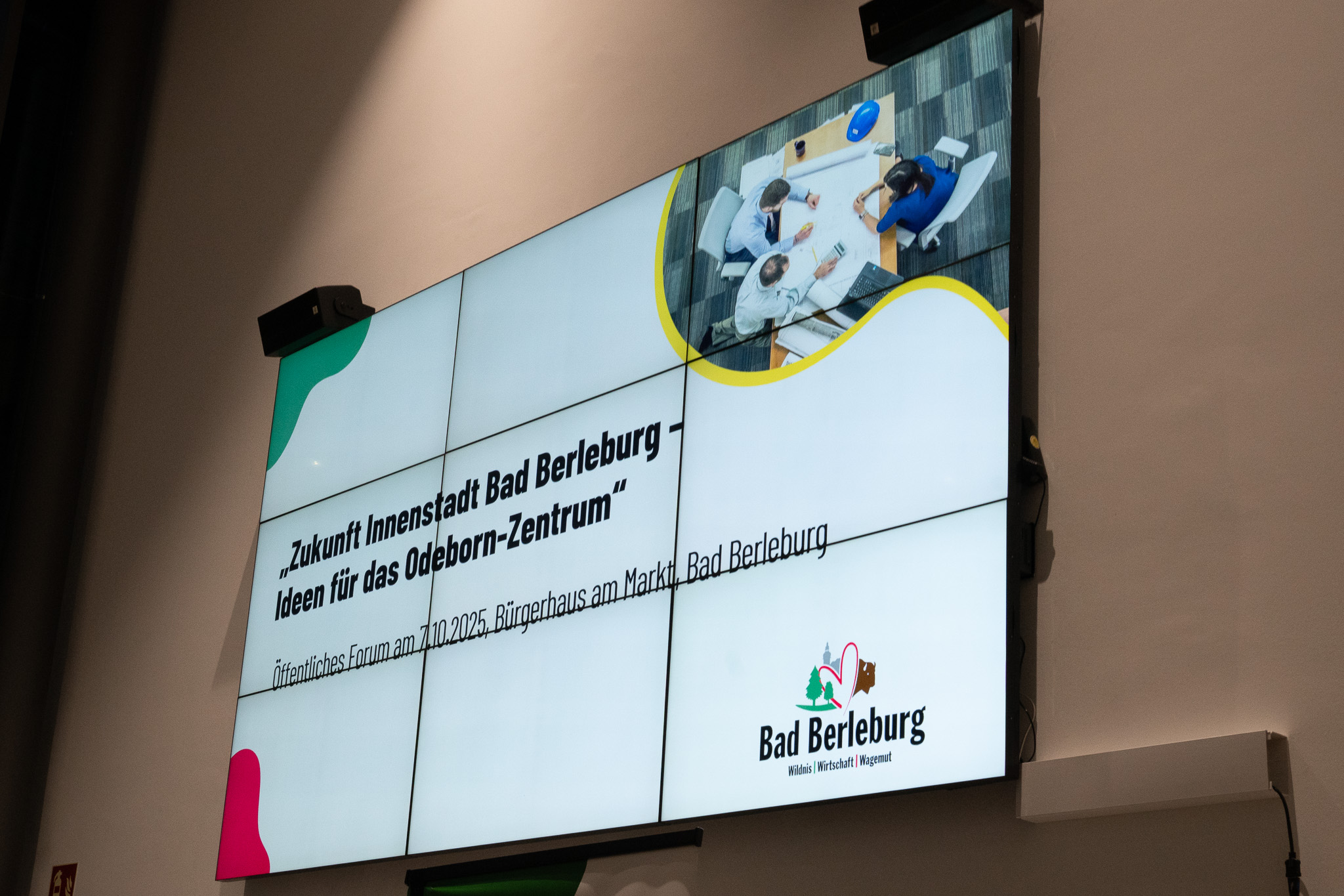 Bildschirme mit Präsentationsvorstellun